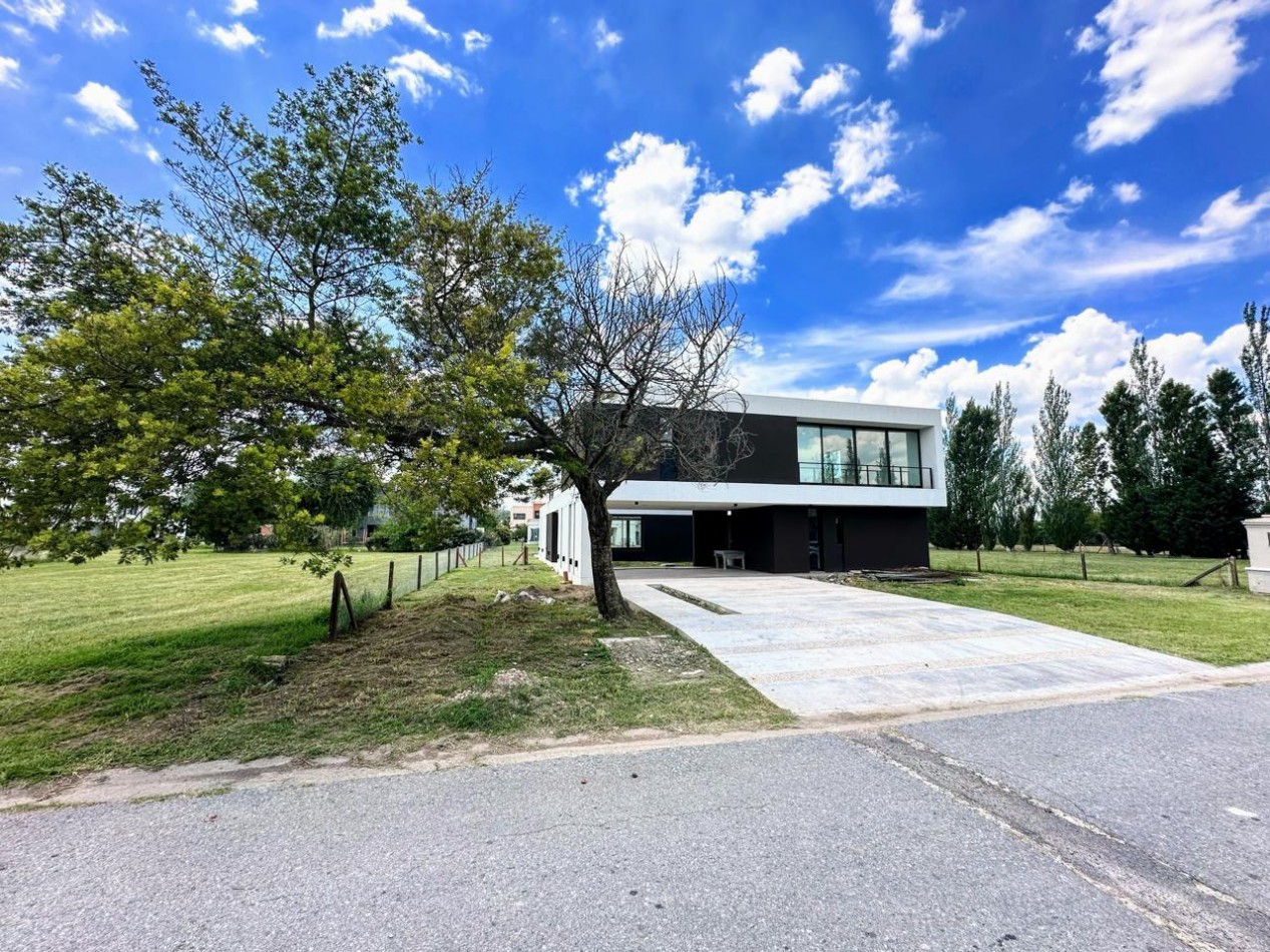 CASA EN SAN ELISEO GOLF COUNTRY