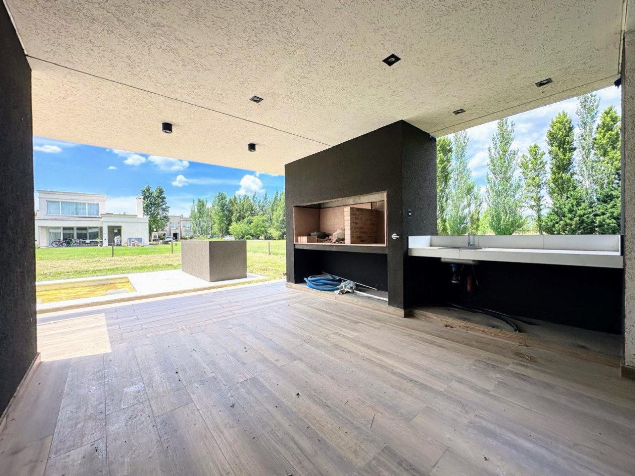 CASA EN SAN ELISEO GOLF COUNTRY