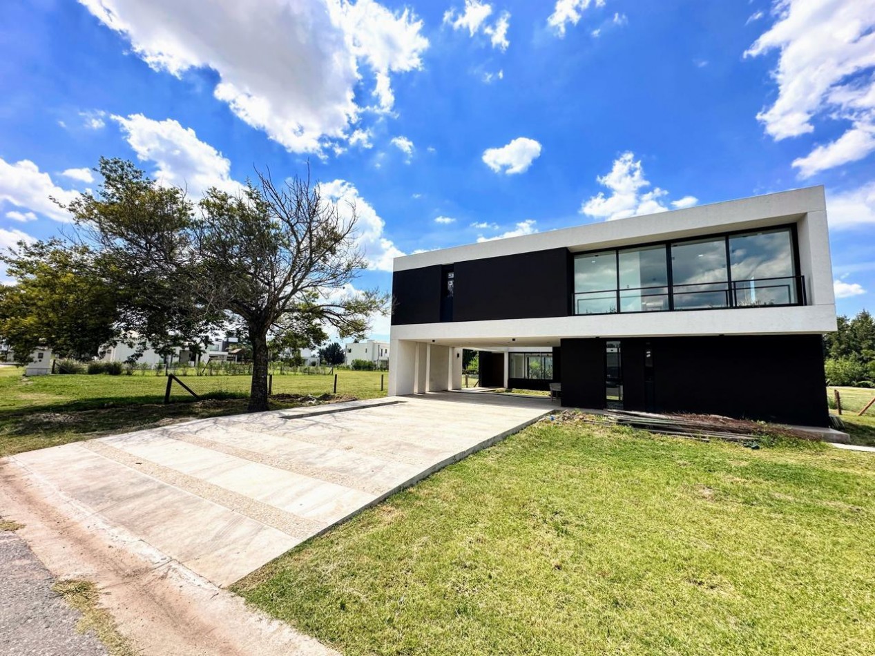 CASA EN SAN ELISEO GOLF COUNTRY