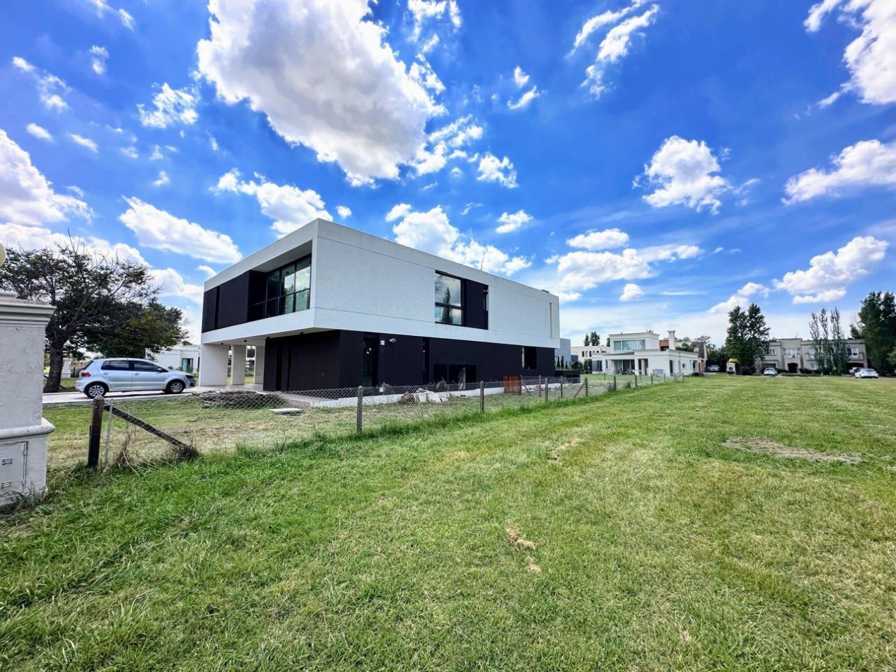 CASA EN SAN ELISEO GOLF COUNTRY